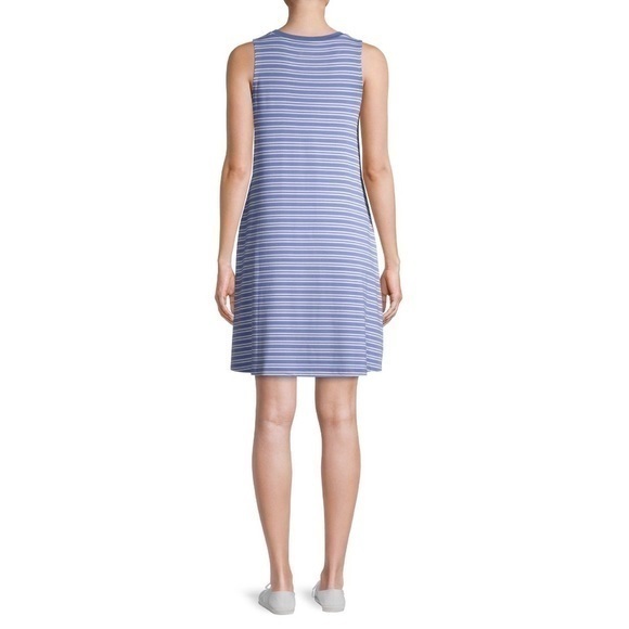 Sleeveless Dress with Pockets - Picture 6 of 7